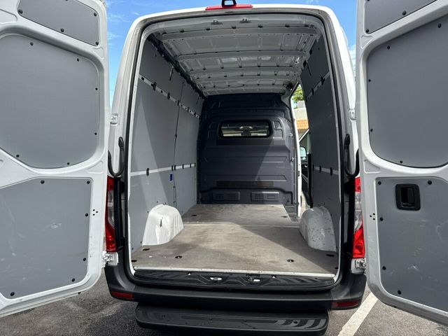 mercedes-benz sprinter cargo van 2024 W1Y4NBHY4RP723682 image mercedes-benz sprinter cargo van 2024 W1Y4NBHY4RP723682 image